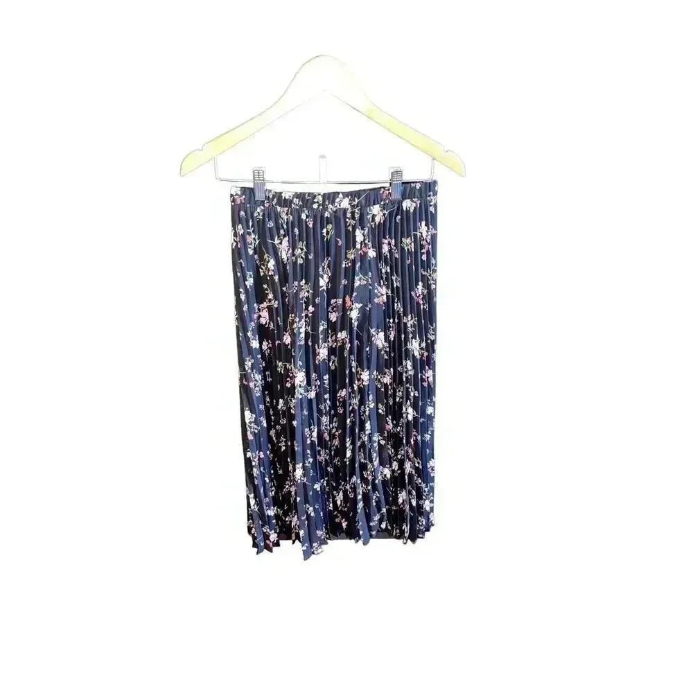 NEW Vince Camuto Women’s XS‎ Flowy Black Floral Skirt NWT